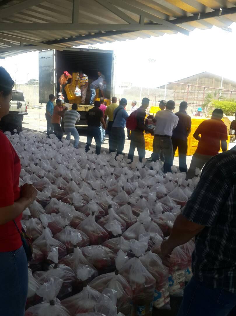 Estradacandanga's tweet image. CON AMOR #CLAP OBREROS @PDVSA VENCIENDO GUERRA ECONÓMICA APOYANDO A @NicolasMaduro CON LA #49 SECTOR PETROLEO Y MINERO LA CONSTITUYENTE VA