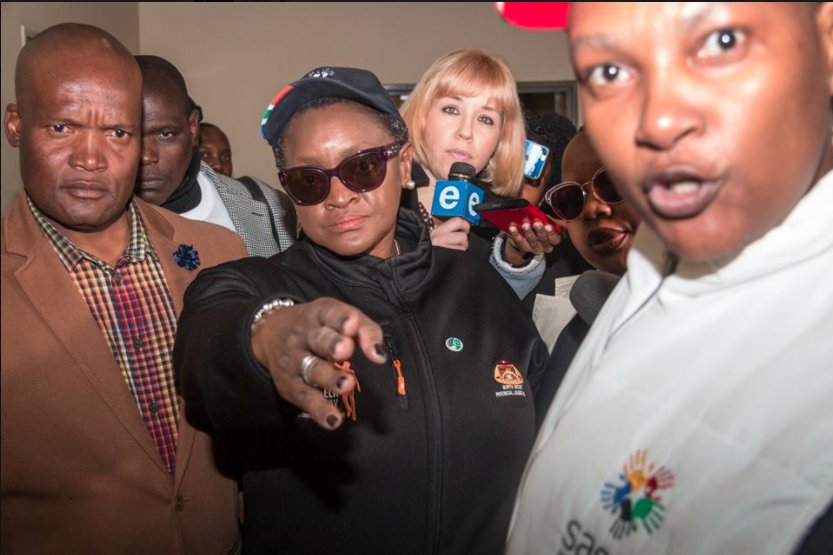 Da_MaK_G's tweet image. Why did I know Uj Sasco trash would go show their disrespect at the #UJLecture