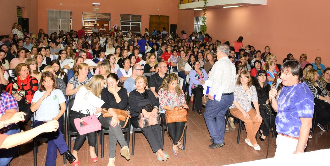 mariluleverberg's tweet photo. #hoy 18hs en Candelaria seguimos entregando resoluciones de Titularización y recibiendo a nuevos Delegados Escolares @udpm_misiones #Bop82 https://t.co/ZY7pHys2q4