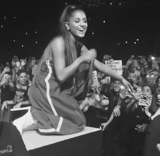 arianaaailysm's tweet photo. respect for MY president. Thank you for sharing your light w us &amp; for using your platform to spread love. YOU make the world a better place https://t.co/c6sPXjum4k