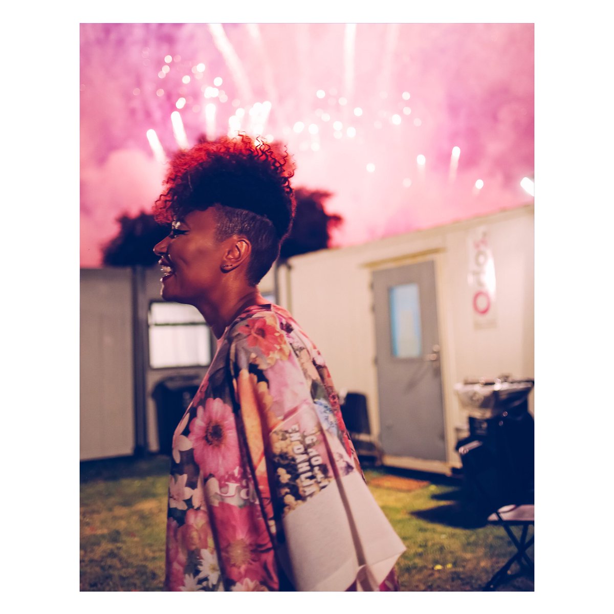 emelisande's tweet photo. All Love No Fear https://t.co/J9kN5jCgUW