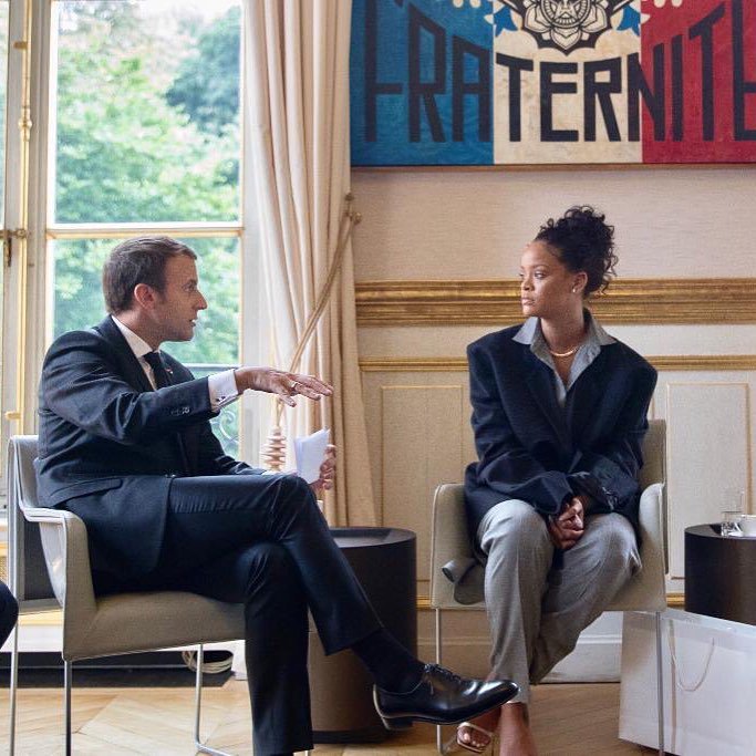 LeShakerPop's tweet photo. Après son entretien avec Emmanuel Macron, Rihanna nous informe qu'une grande annonce sera faite en septembre https://t.co/Ag7xTwfPoe https://t.co/Q0chx9U7VT