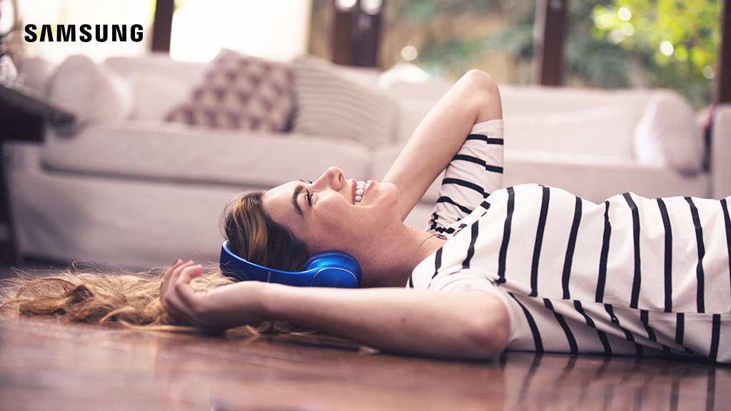 SamsungBrasil's tweet image. Com o #LevelOn, você ouve música por horas sem recarregar. Se jogue até achar a música perfeita. spr.ly/60168sID4