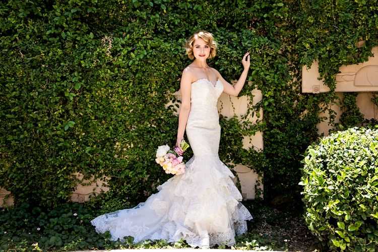 DestWedDetails's tweet photo. Looking for #weddinginspiration? Check out the most stunning gold ombre #wedding details on the blog today! https://t.co/9qZ2SmXQWL https://t.co/eG4VNKdQq6