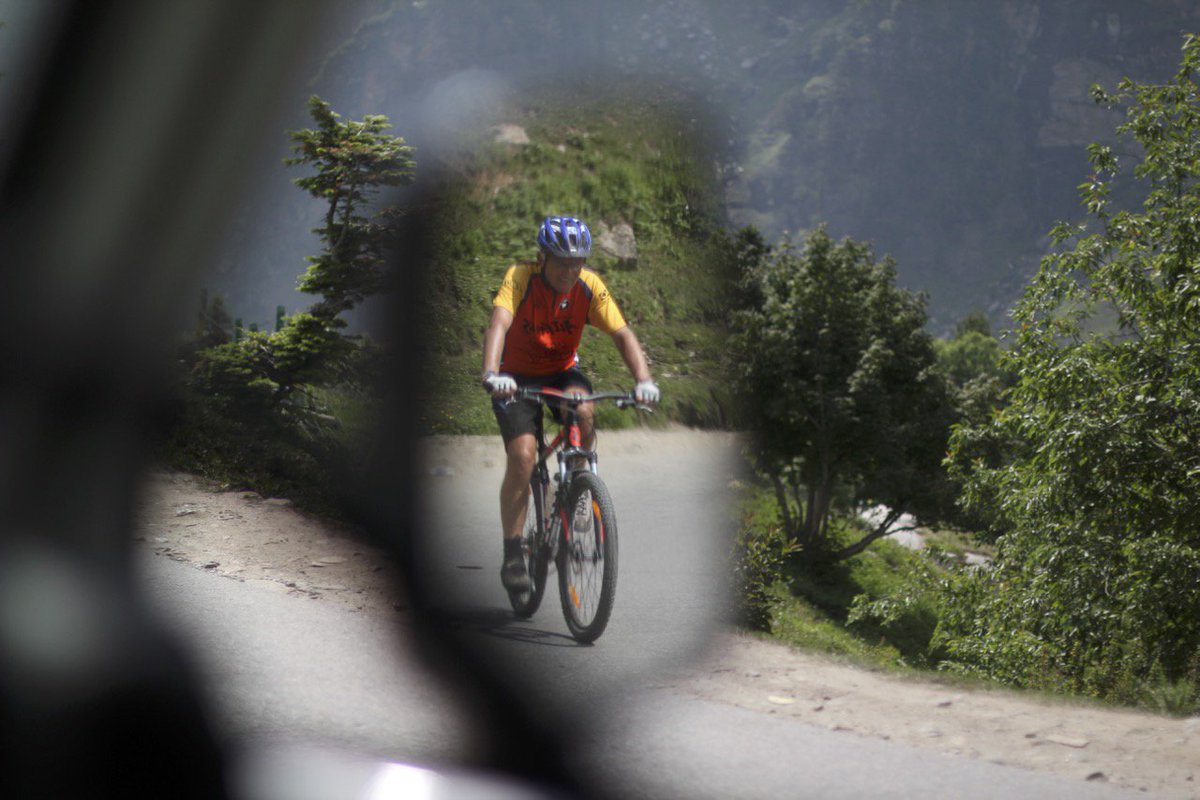 BikeStreet_Boys's tweet photo. Not all those who wander are lost. – J.R.R Tolkien #bikeride #roadtrip #manalitoleh #getlehd #himalayas #cycling #holiday #IncredibleIndia https://t.co/RJIvedNUBI