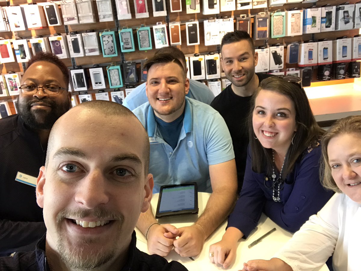 Mayhem_Mayfield's tweet photo. Nothing like starting the day with a SmallBiz huddle! #ohpa #djchaddyhanksWillRap #nohlimit https://t.co/Wf8pw5i26y