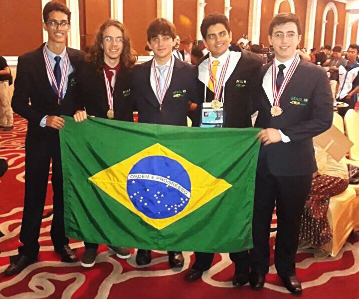 wivoimoveis's tweet photo. #ipho2017 Maior participação do Brasil na @ipho2017 03 Medalhas de ouro e duas medalhas de Bronze. O primeiro Ouro do Ceará em 48 anos https://t.co/e5IQ3LJC27