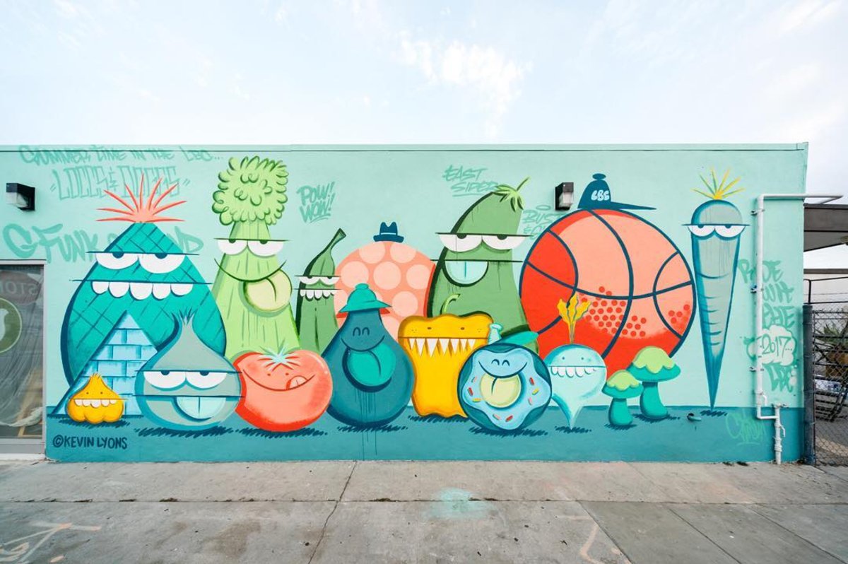 dcwallsfestival's tweet photo. New #mural by @natbornklyons for @powwowlongbeach'17 on side of @SeabirdsKitchen's new spot.•Pic= @bshigeta• #PWLB17 https://t.co/NcWnP8KceP