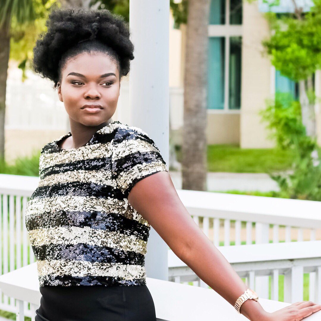 iamblossoming_'s tweet photo. Growing Virtuously🌹🔆 #BlackgirlMiracles #BlackQueens #NaturalHair #Naturalist #birthdayshoot📸🎉 https://t.co/3n2bzr5XSt