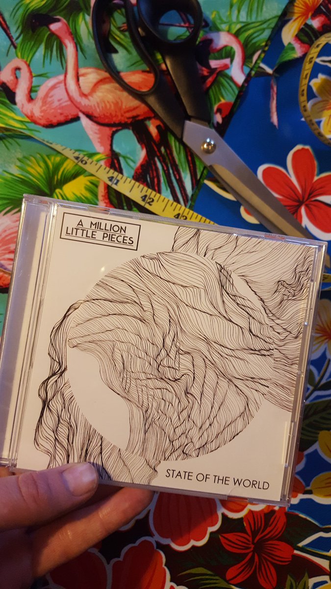 ayeayemissy's tweet photo. Tonight's sewing soundtrack @AMLittlePieces #localmusic #ashford #createfestival https://t.co/wYQghmHZzr