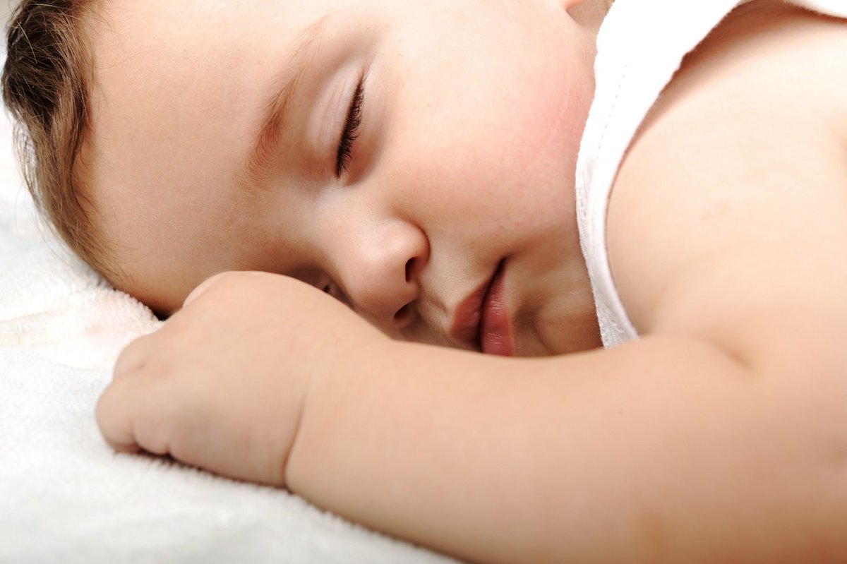 DewPuff's tweet photo. #DewPuff sponges are gentle enough for any type of skin, even your baby's skin. #healthyskin https://t.co/wo3eiw1YeS https://t.co/sBG83RFt4l