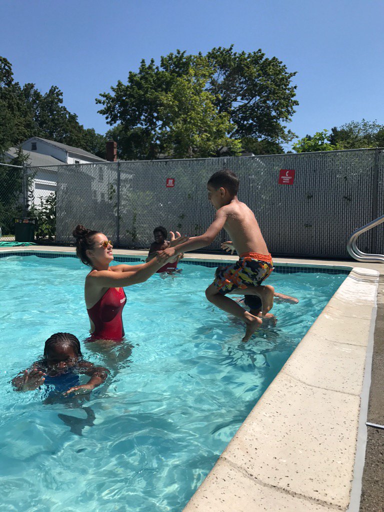 HorizonsatDCD's tweet photo. What are the Horizons @ DCD students doing on this beautiful day? #6WeeksOfHappiness #6weeksofswimming #rodman4kids https://t.co/ojjAqnLpae