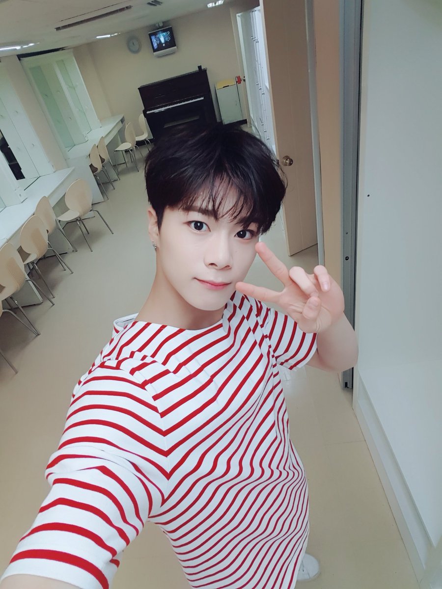 Crystals_twt's tweet photo. Hello Again Beautifuls
#Bin #SNSEntertainment https://t.co/WBgZFd8COr