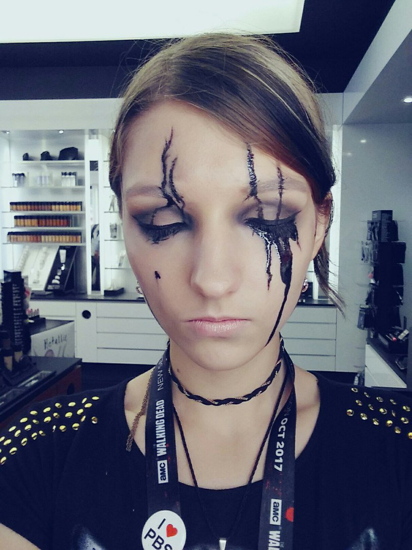 Maria_DTenn's tweet photo. Feeling like doing a Mads Mikkelsen #DeathStranding cosplay today!

@HIDEO_KOJIMA_EN @Kojima_Hideo https://t.co/FXdcxYx7Yv