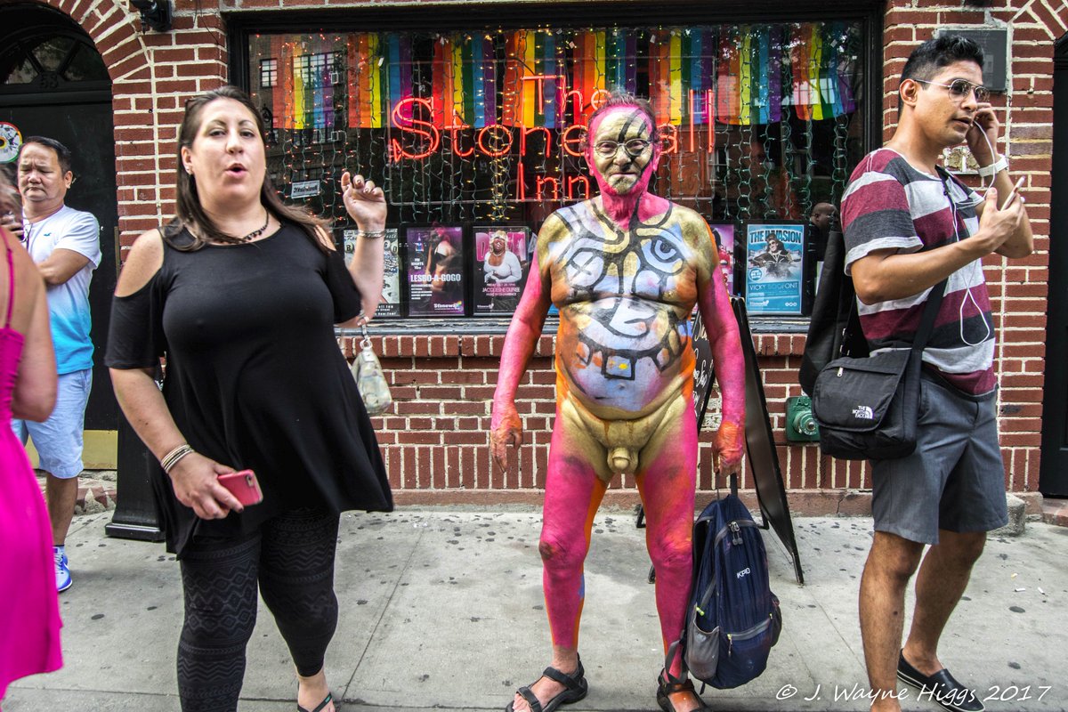 jwhimages's tweet photo. I posed for photos in front of the Stonewall Inn, New York City, 7/22/2017.
Photos by Janet.
#BodypaintingDay #HumanConnectionArts #HCANYC17 https://t.co/kI0FldrwYH