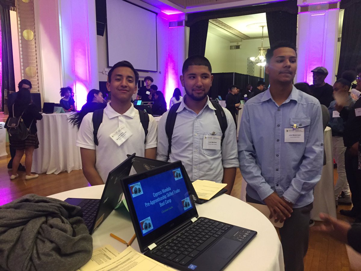 FremontTigers's tweet photo. Presentation time! Demonstration of Mastery! Our Fremont Tigers had a 300% increase in internship participation this summer! @OUSDNews https://t.co/Zxnek9Y4XH