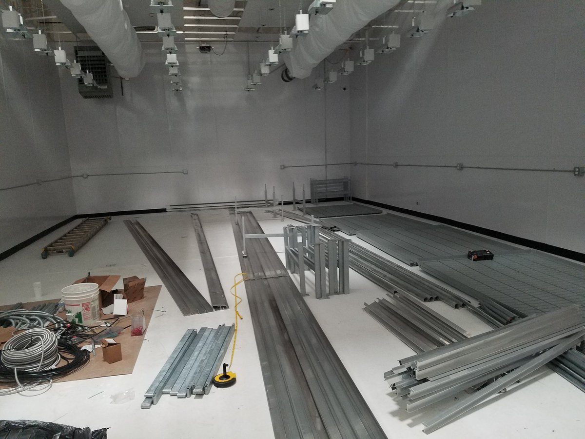 BudBoxExpress's tweet image. Grow Rooms aren't going to build themselves 😆 🛠 #CannabisCommunity #cannabisculture #CannabisLegale #Marijuanastocks