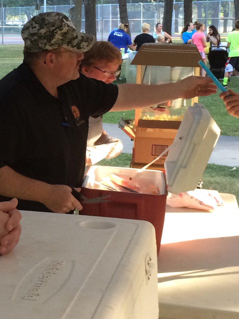 PrairiePuppets's tweet photo. Pastor @NickGeray serving at @FargoParks Concert in Island Park. https://t.co/hP7AKQ5GXy