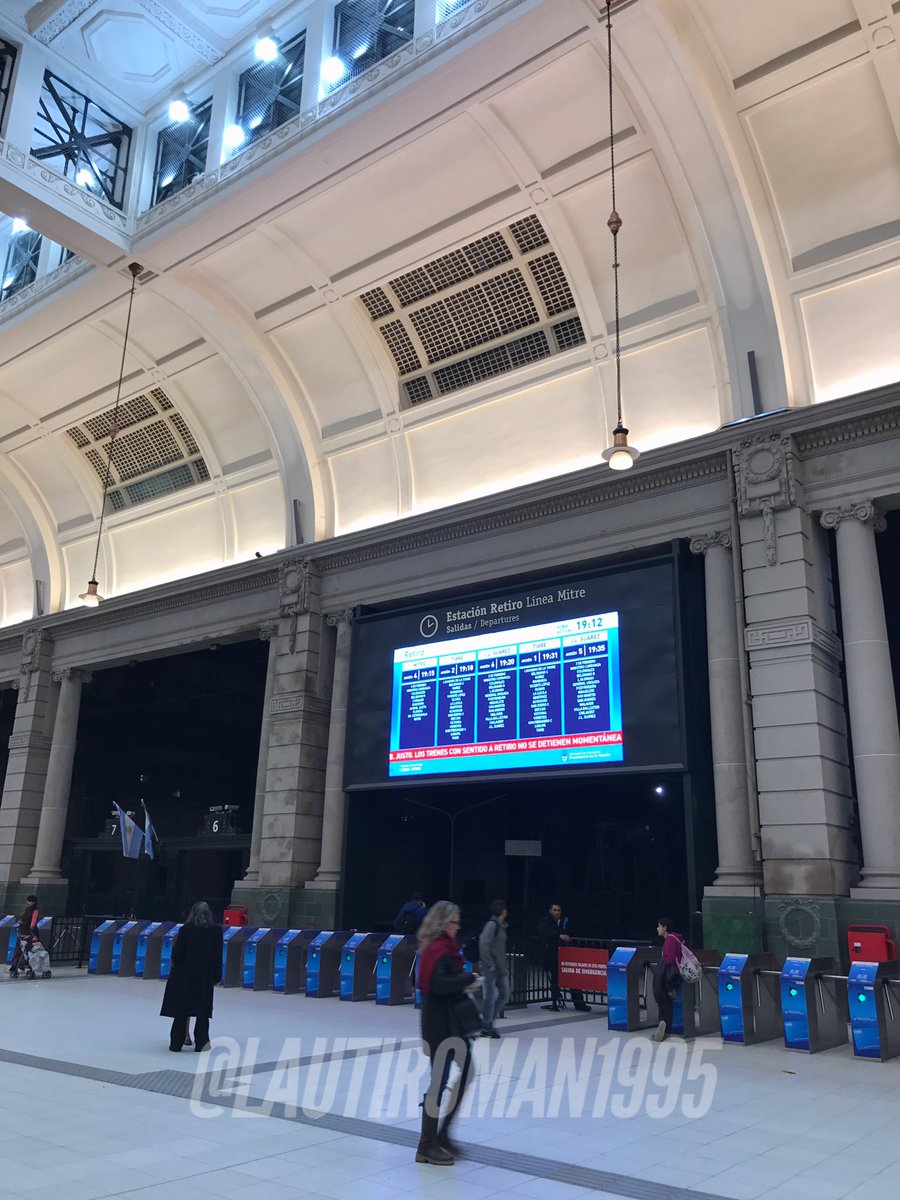 olrargentina's tweet photo. Hoy estuve en la estación de Retiro. 👏 Increíble. https://t.co/Uig585J8W5