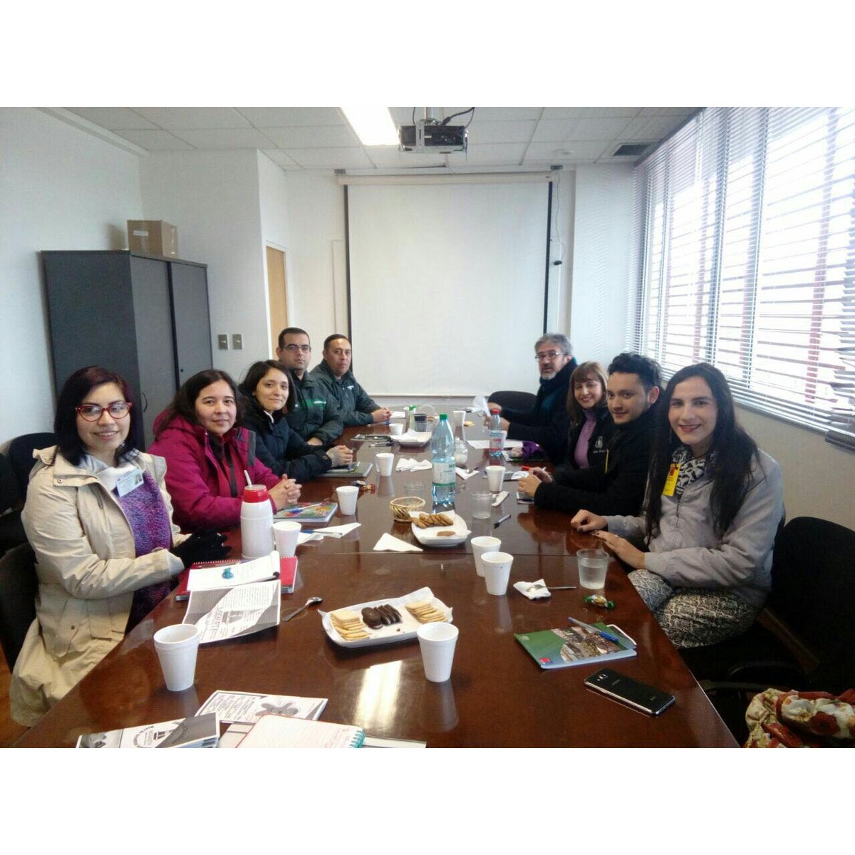 Mogaleth_Chile's tweet photo. Conversatorio con funcionarios de la penitenciaria Alto Bonito sobre derechos humanos y diversidad sexual #DDHH #Mogaleth #PuertoMontt https://t.co/Pq9o80wsTO