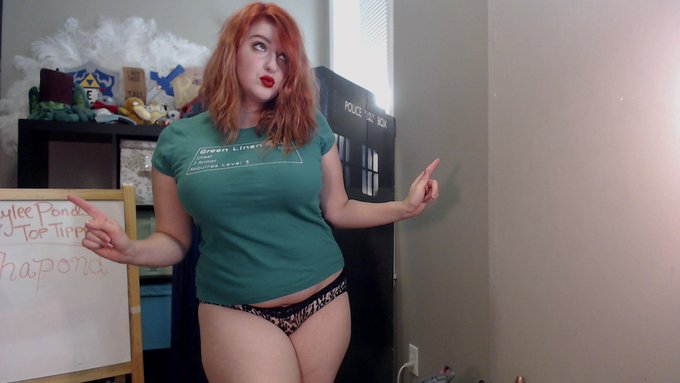 Here to play some Pictionary guys! Join me, won't you? :) https://t.co/mp8SXn1mor https://t.co/jOrFl