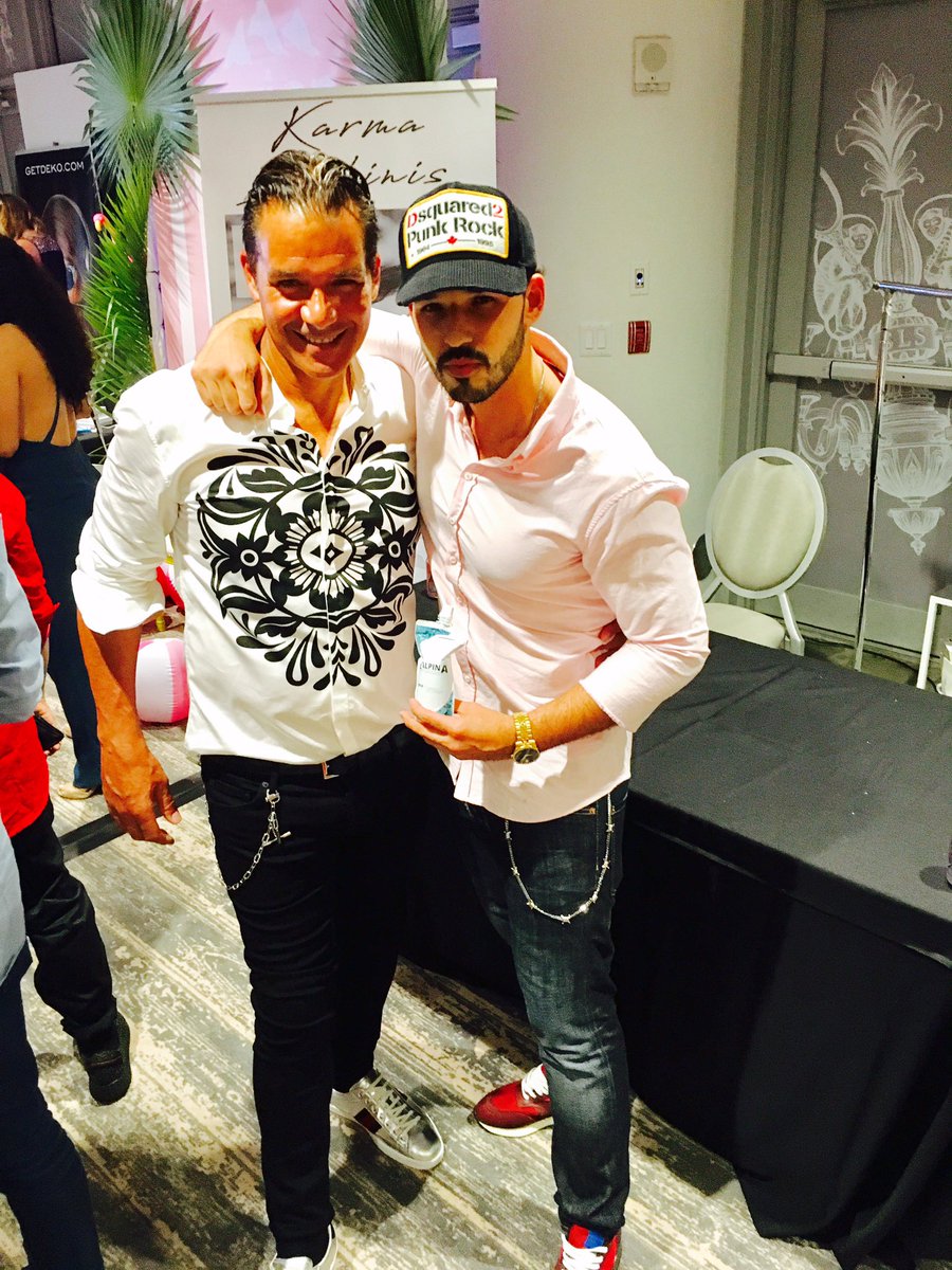 lalpinawater's tweet photo. @ginobiggz #alhydro #lalpinahydrogen #MiamiBeach
"1st be best and then be 1st"
@Dsquared2 #dsquared2 ⚡️⚡️ https://t.co/8QCrQeBLMz