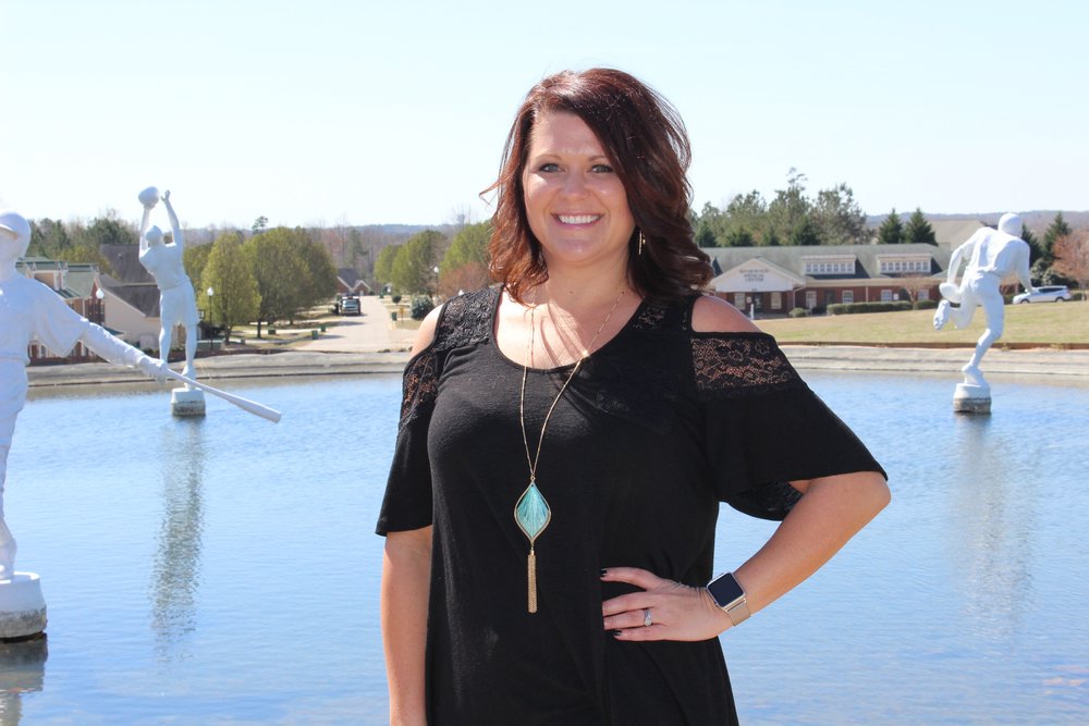 Twistedriverha1's tweet photo. Meet Amanda! She loves encouraging all of her clients. Call to schedule an appointment with her! #MeetTheStylists #TwistedRiverHair https://t.co/Vt0exqGrFO