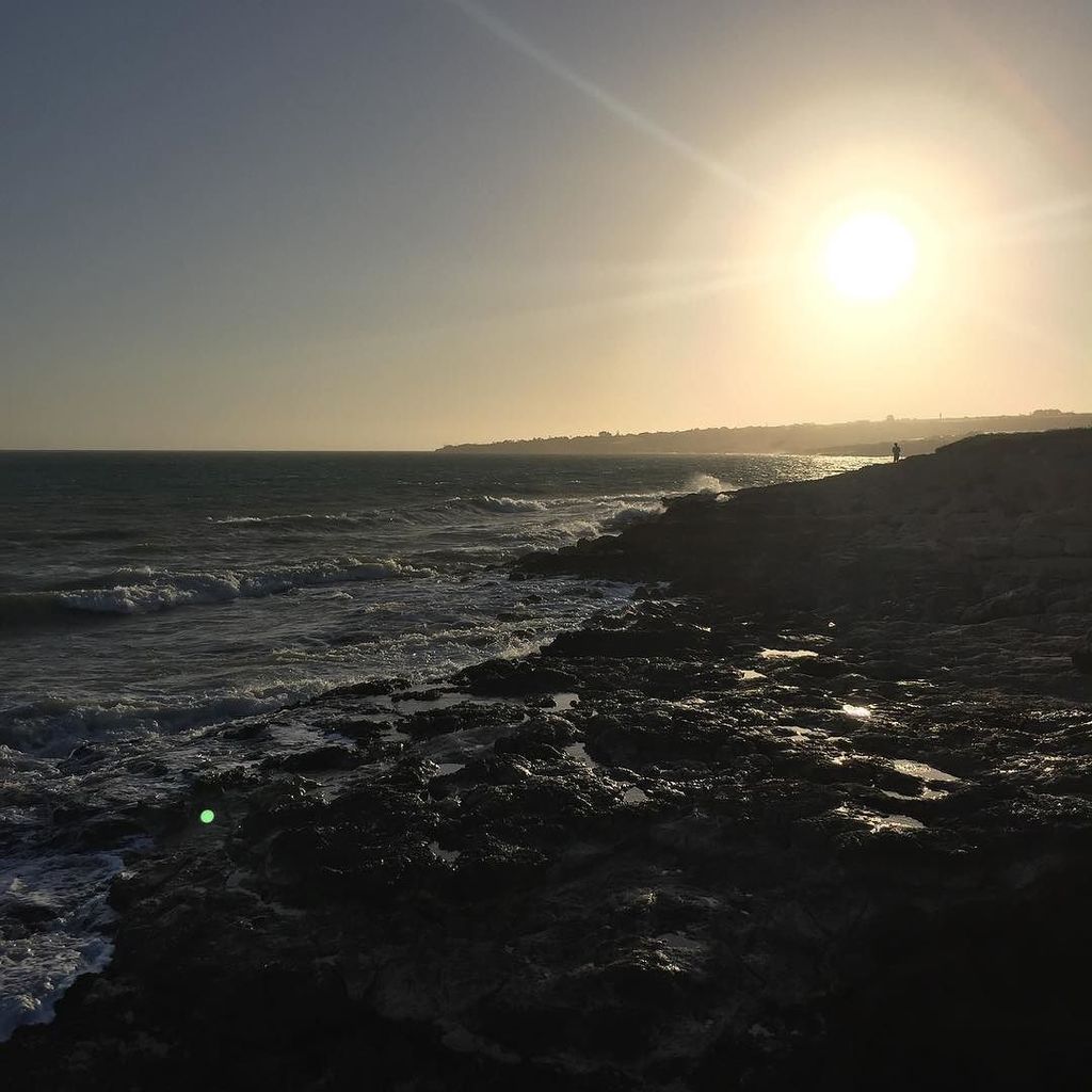Matteomic94's tweet photo. #nofilter #holiday #unipd #sunset #beautiful #sicily #love #coast https://t.co/xZxn2E2svm https://t.co/WfeJMFUppX