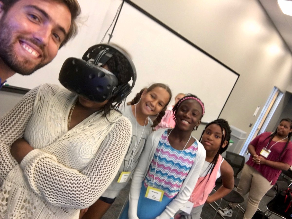 Lucid Dream VR tweet media