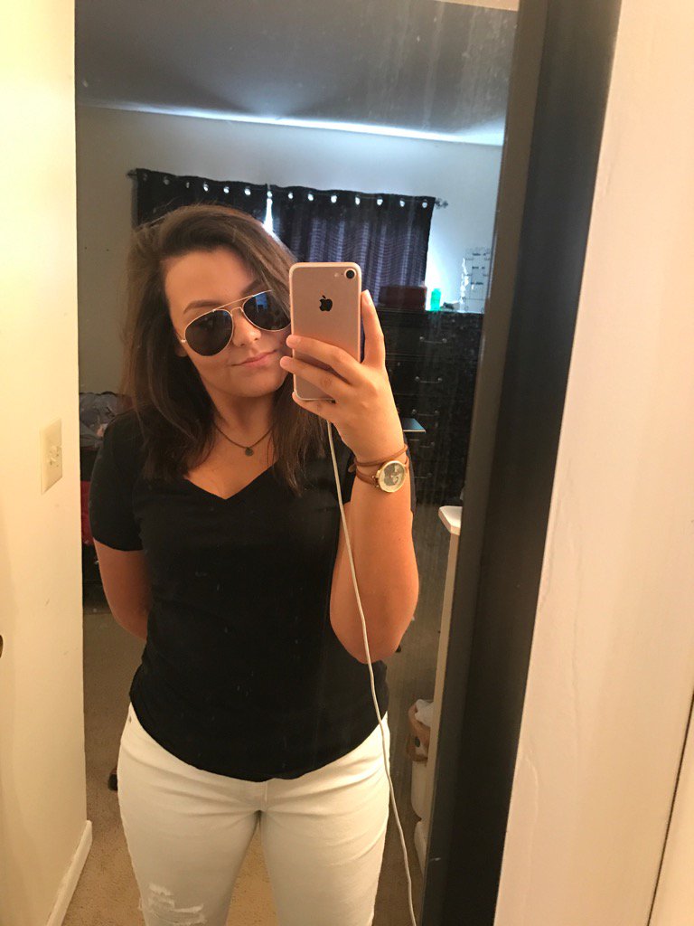 TheBruceMoore99's tweet photo. I have the most attractive girlfriend in the world it blows my mind @kaymarfin https://t.co/cj0pb8Vski