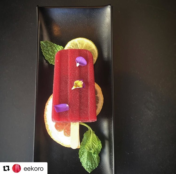 EatDenverCO's tweet photo. Singapore Sling #Posicles from @DepartureElev? Yes please, we'll take 3. #heatwave #denver #eatdenver @SageRestGroup https://t.co/peXSR1lqdt