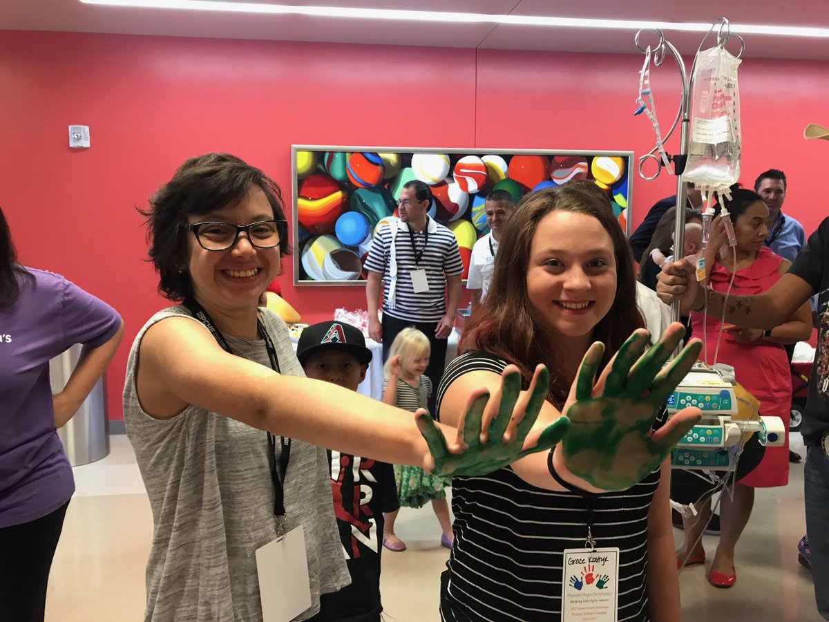 hopeonwheels's tweet photo. Happy to congratulate @FriendsofPCH on their Impact Grant! Thank you for your dedication to the kids and commitment to #EndChildhoodCancer https://t.co/OFrsS2jAX0