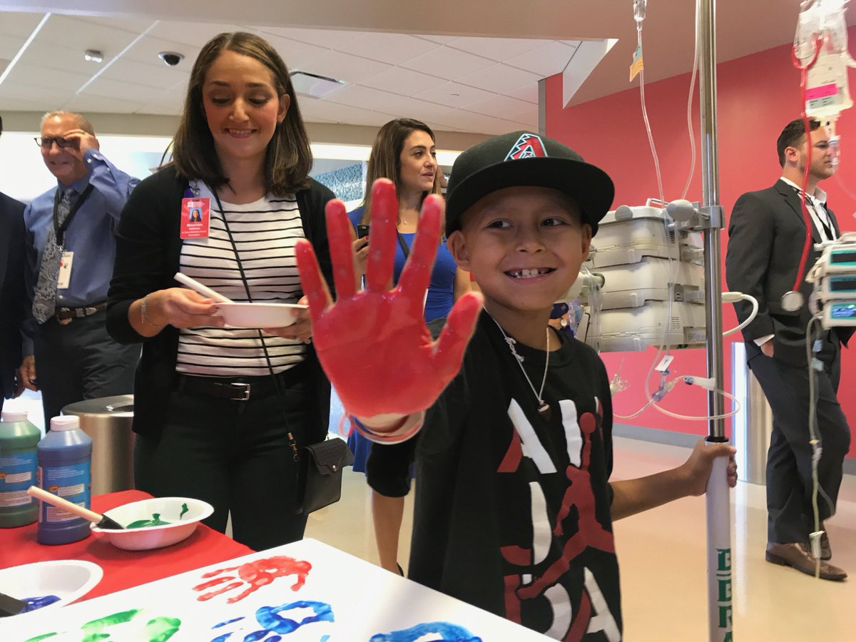hopeonwheels's tweet photo. Happy to congratulate @FriendsofPCH on their Impact Grant! Thank you for your dedication to the kids and commitment to #EndChildhoodCancer https://t.co/OFrsS2jAX0