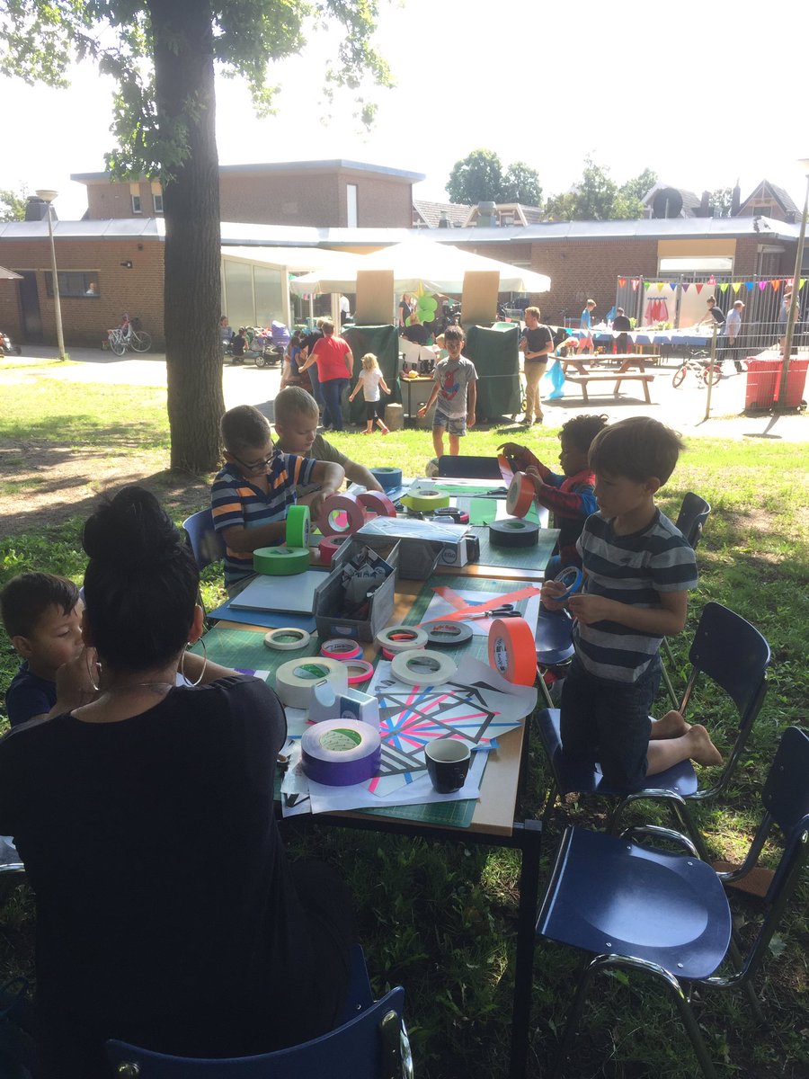 Vandaag gezellig #TapeArt workshop gegeven bij de #KickOff van #BuurtTuinKV Top middag gehad! Thanx iedereen die er was! #deventer