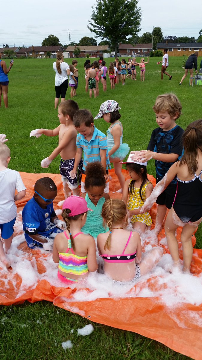 SummerHEATConn's tweet photo. Water Day at EI McCulley #SummerHEAT    was pretty cool... @DSBNSummerHEAT https://t.co/5YmTTbsnW5