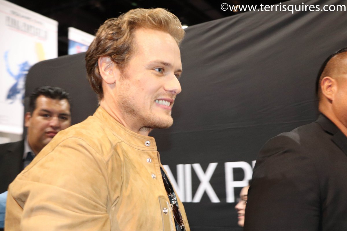 TerriSquires1's tweet photo. @SamHeughan We LOVE your smile Sam!! You are so kind to us fans! #OutlanderSDCC #Outlander #SDCC2017 @Outlander_STARZ @STARZPR https://t.co/A9dkIhgIyP