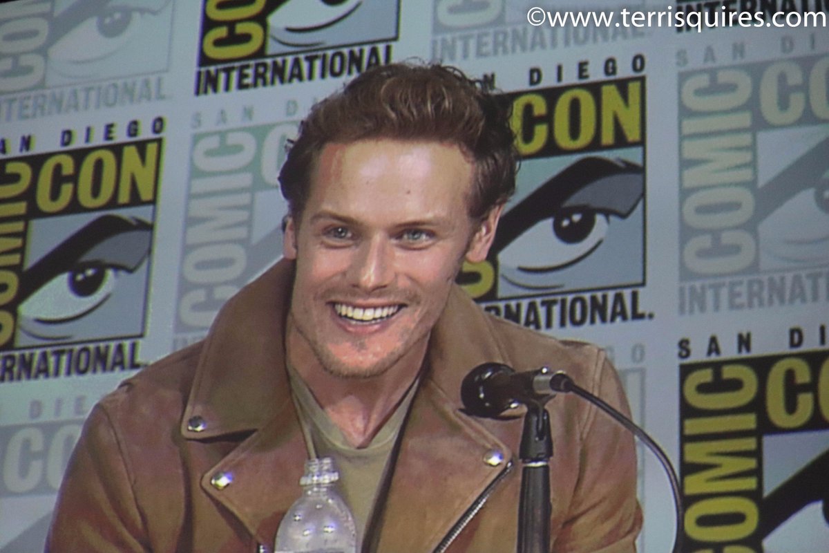 TerriSquires1's tweet photo. @SamHeughan We LOVE your smile Sam!! You are so kind to us fans! #OutlanderSDCC #Outlander #SDCC2017 @Outlander_STARZ @STARZPR https://t.co/A9dkIhgIyP