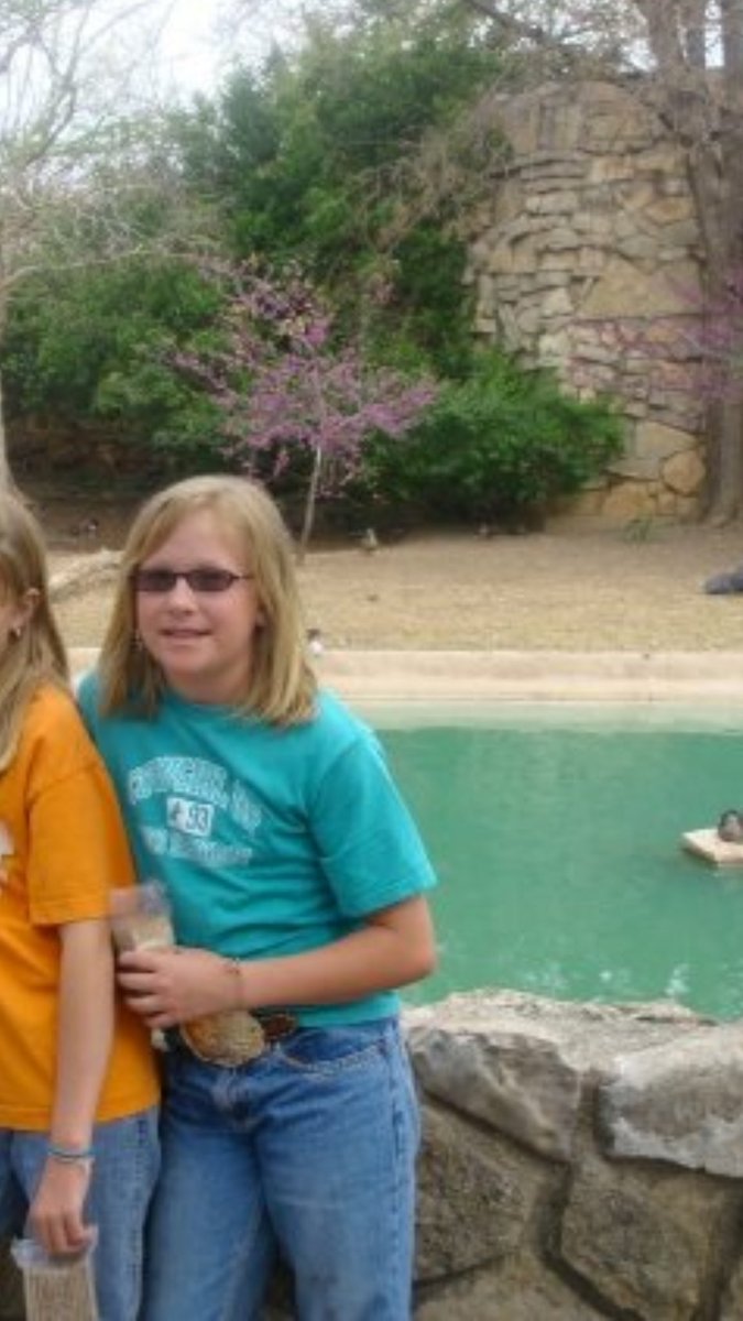 tylerroses4's tweet photo. My niece at 10 vs me at 10 -gtg https://t.co/Yr5seE19GB