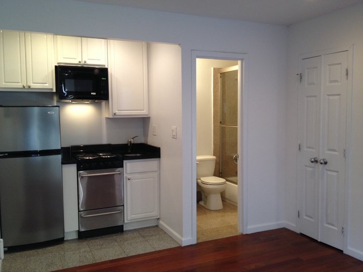SkyMgmt's tweet photo. *AVAILABLE NOW*Beautifully renovated alcove studio, modern granite bathroom&amp;kitchen in #greenwichvillage. More info- https://t.co/34d6dJEuUr https://t.co/vx5O4YzSCL