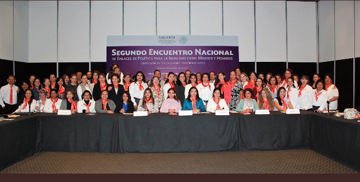 dianesaldivar's tweet photo. 2do Encuentro Nacional de Enlaces de Género 2017 #CDMX  @paulinaescobedo @Mely_Romero @SAGARPA_mx @GGroxanaaguirre @s https://t.co/deg7jJmE1h