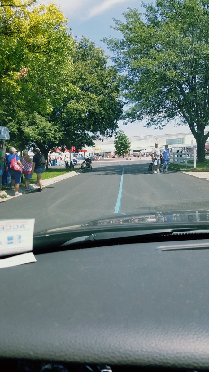 neiciebeans's tweet photo. #followtheblueline driving to my gate at the #OhioStateFair https://t.co/Y5a218yB6u