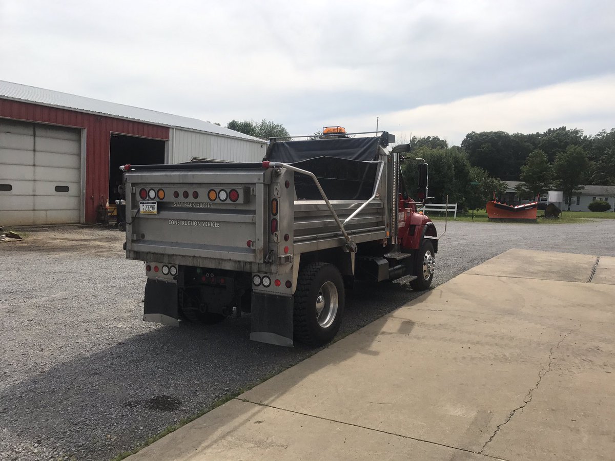 SeigRoadSup's tweet photo. @Pulltarps @IntnlTrucks, truck we built yrs ago and just added a tarp system with finishing it today. #tarpthatload #saferroads #tarpsystems https://t.co/s6zTMfCUwa