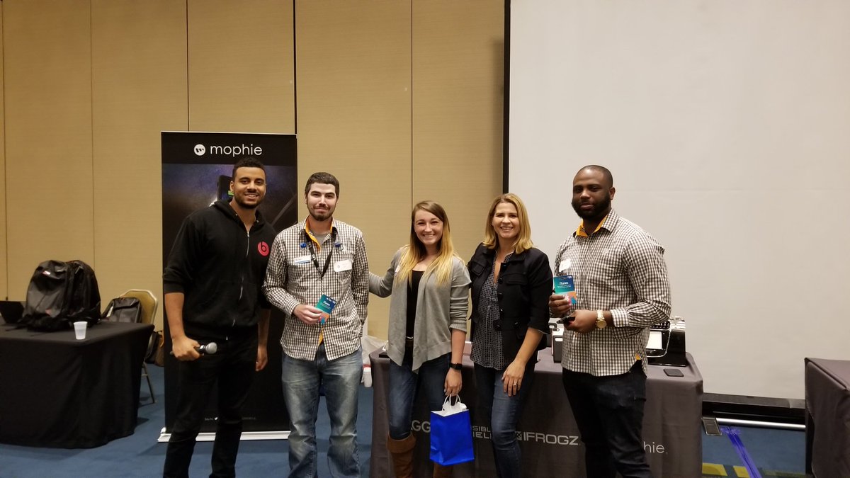 Attaccesryaccelrator tweet media