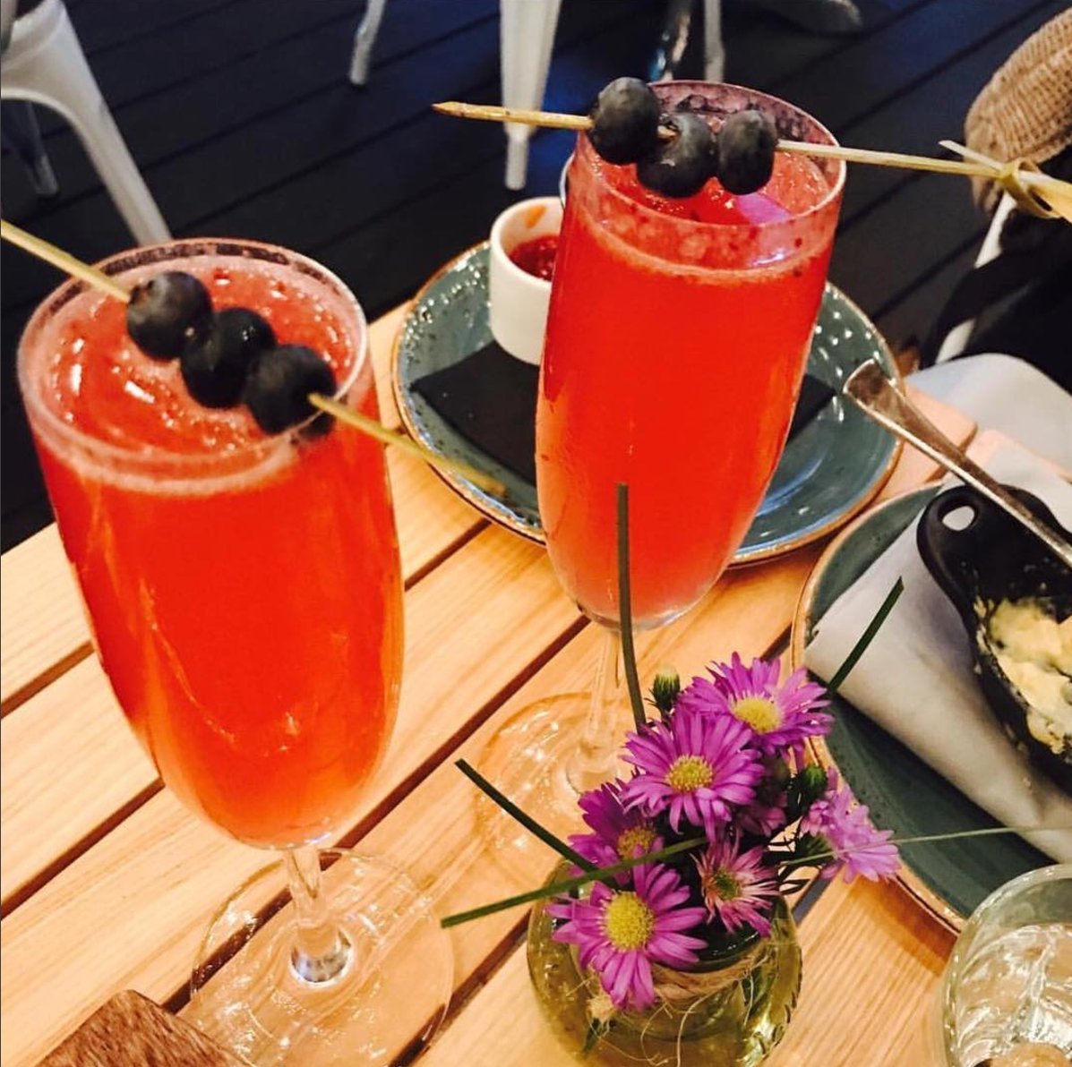 shayandivyny's tweet photo. Midweek bustle? Cool down with some 1/2 Priced Sangria and $6 Rosé
#ShayAndIvy #NYC #NYCFood https://t.co/R1Wk8X3ORo