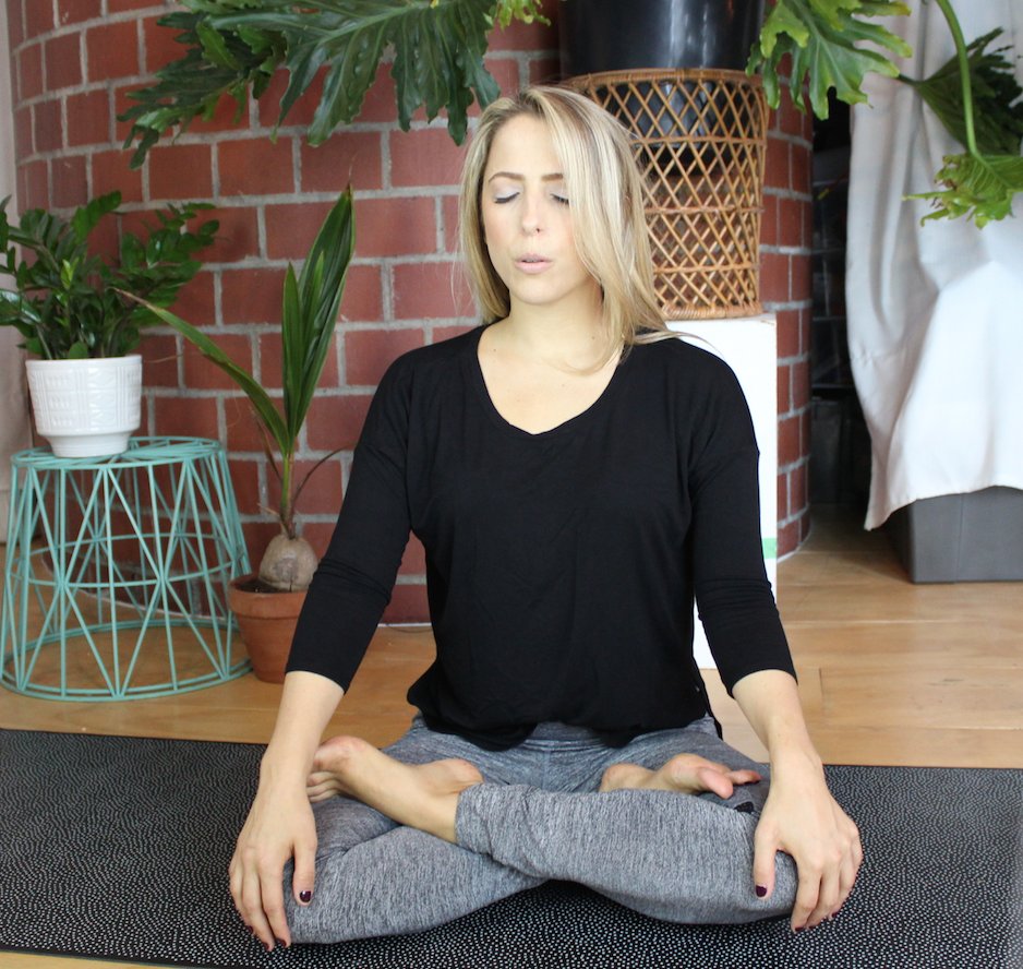 easeforwork's tweet image. Meet Carolyn Plater: Therapist. Yogi. Stress Reductionist. We call her "Gigs" (short for giggles). ow.ly/xyak30dUN5l #WorkWithEase