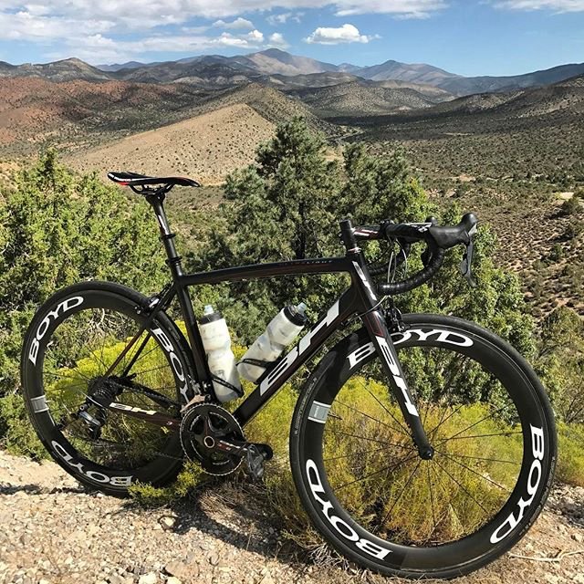 bh_bikes_usa's tweet photo. A Beautiful Day In Lovell #carborocket #bhbikes #boydcycling #pentabuildinggroup : @rollinghaze https://t.co/QfgN03oDb0