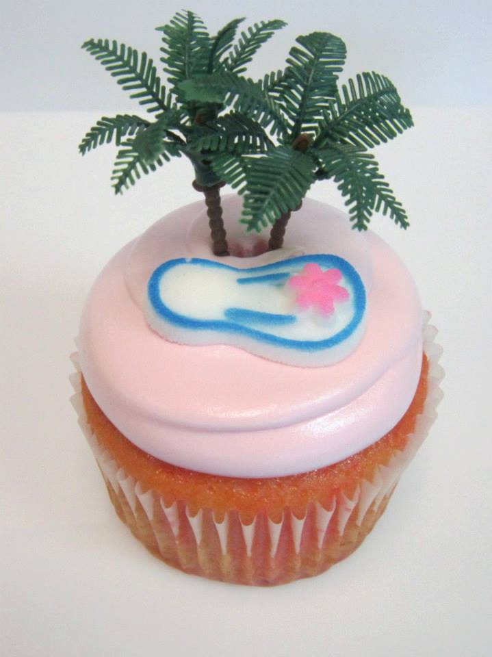 jacksonvillenc's tweet photo. Having a beach theme birthday party? Go with a cupcake to match! #ADCBakery https://t.co/pTjQFnhfL6