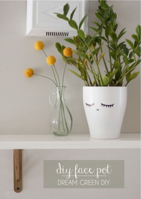 YesMissy's tweet photo. Decorate your whole life from the walls in your home to the shoes on your feet, with these 20 Sharpie decor ideas: https://t.co/dMIr0RfTMn https://t.co/QBb4B8XDMQ