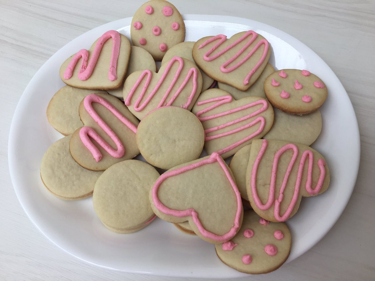 brandyraerae's tweet photo. First RPC meeting in 3 years, same sugar cookie recipe...
#SugarCookies #MedEd #ProgramAdmin #GoodToBeBack @lynsonnenberg @UofADevPeds https://t.co/wxuKFOmZNU