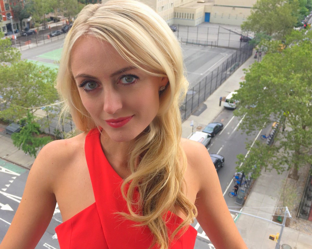 Amy Rutberg On Twitter One Day Jaimiealexander Thought The Red